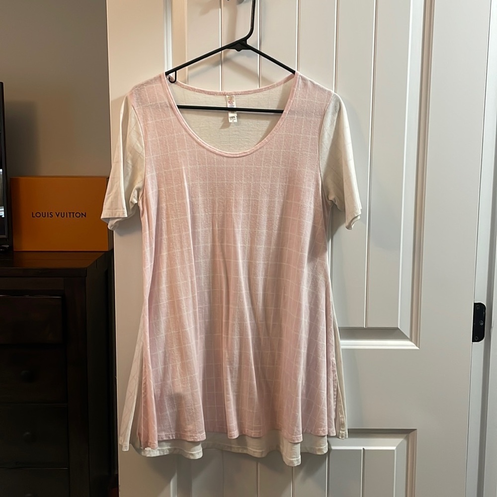 Lula roe pink top